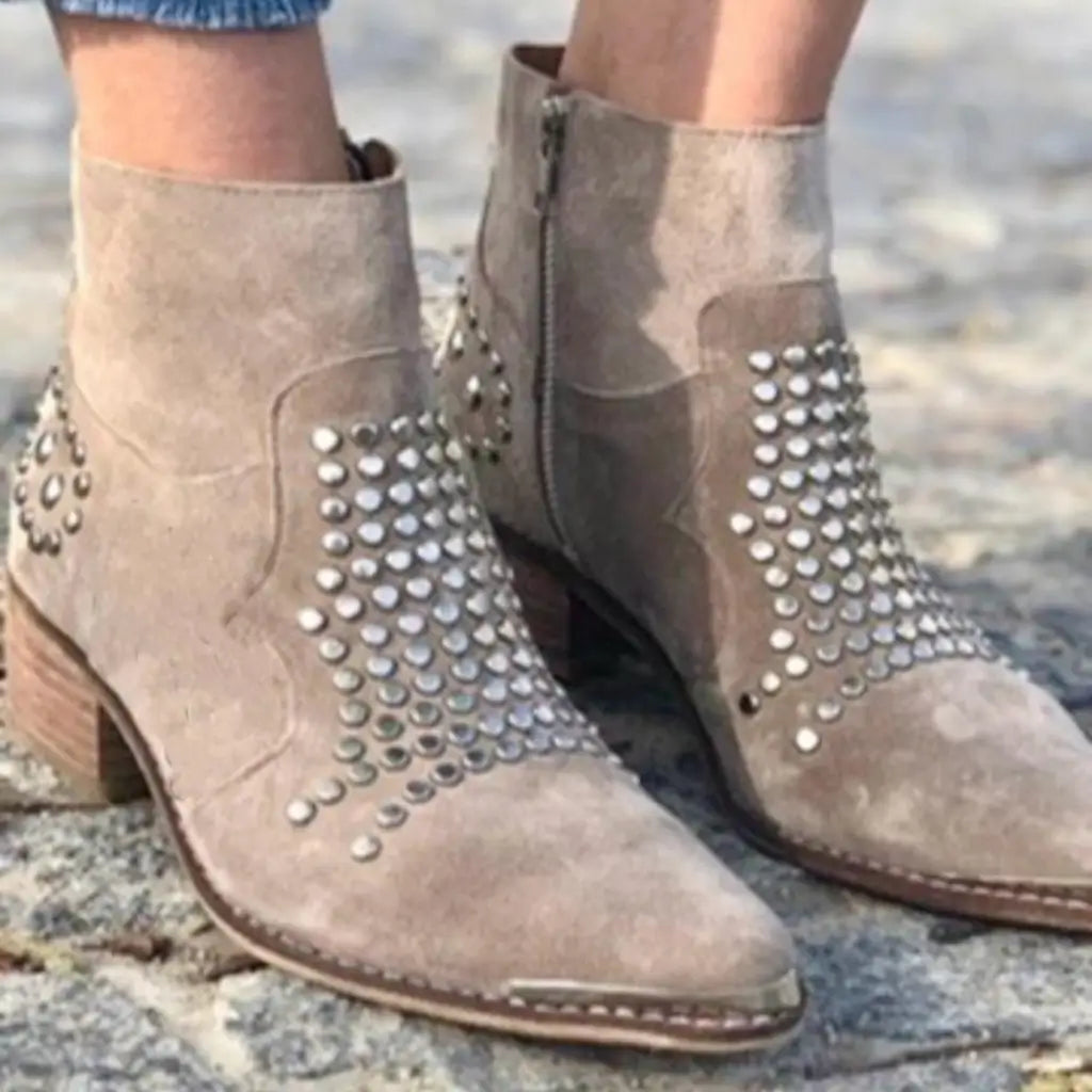Bottines à talons avec clous Cadence