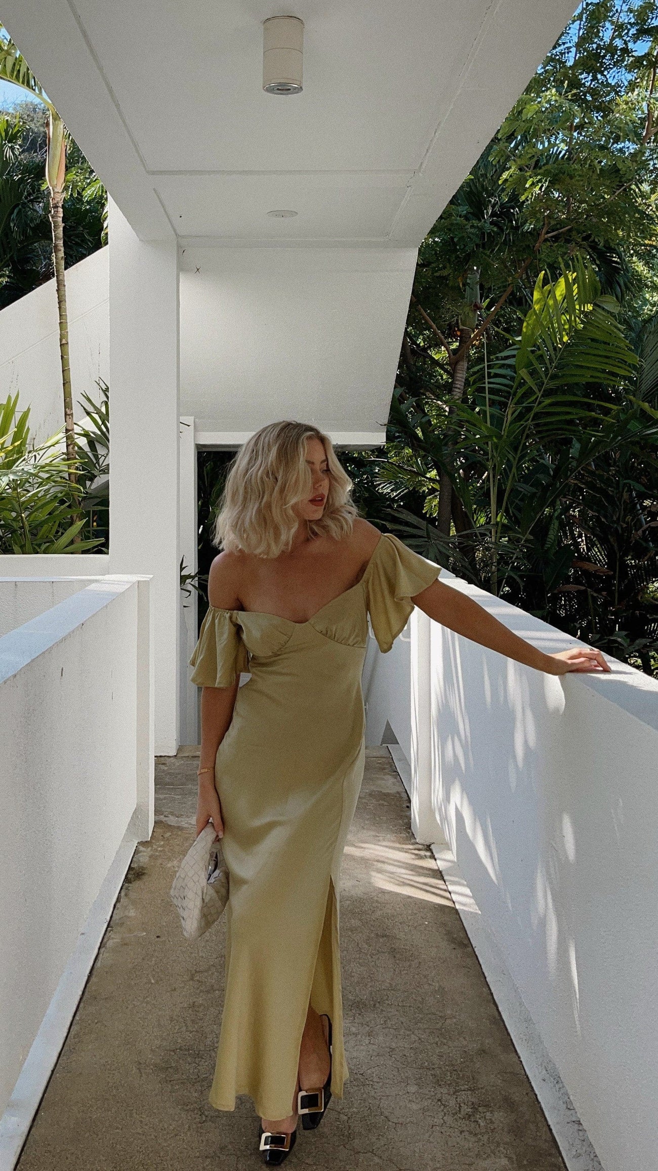 Nalani | Robe longue à volants avec bretelles sans épaules